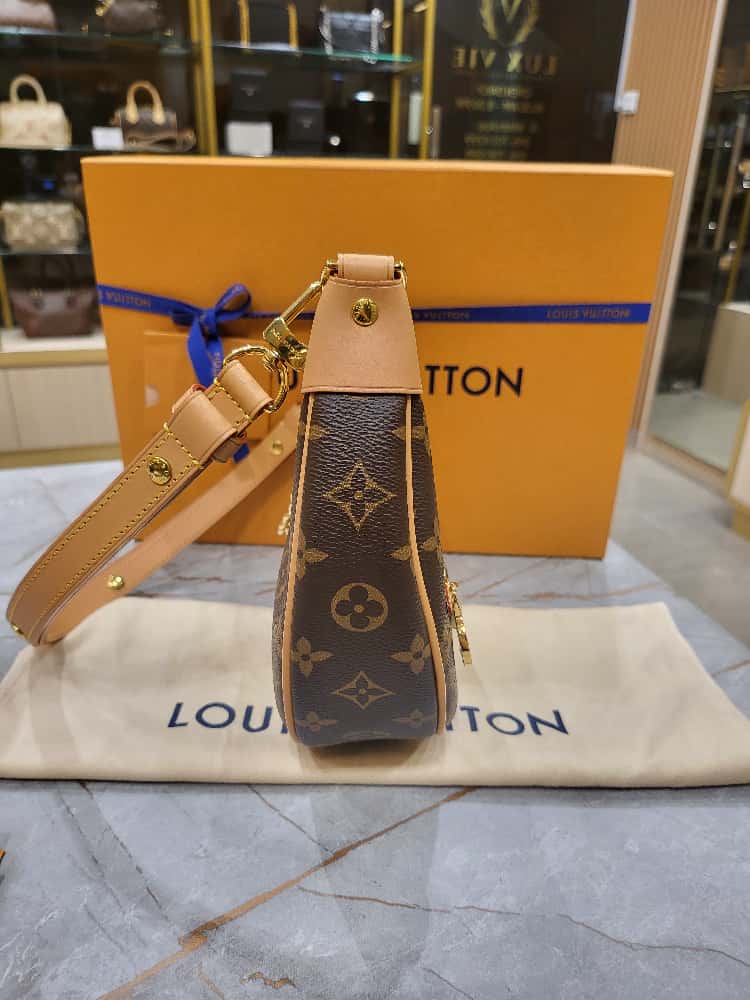 LOUIS VUITTON LOOP MONOGRAM – Luxy Authentic Empire